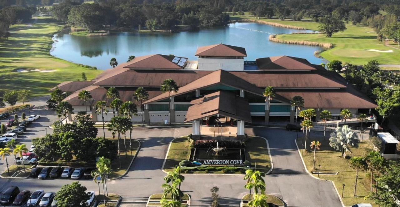 Amverton Cove Golf & Island Resort Banting  Dış mekan fotoğraf