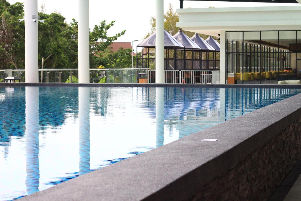 Amverton Cove Golf & Island Resort Banting  Dış mekan fotoğraf